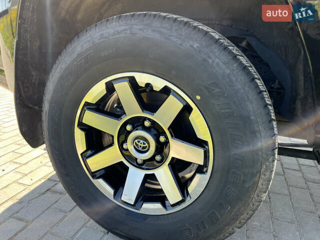 Черный Тойота 4Раннер, объемом двигателя 3.96 л и пробегом 14 тыс. км за 39000 $, фото 6 на Automoto.ua