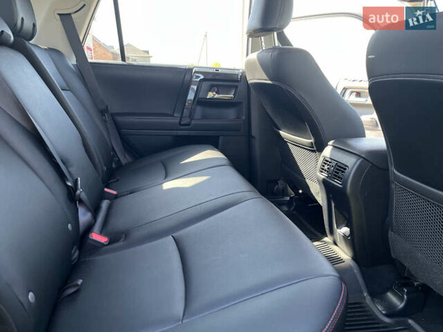 Черный Тойота 4Раннер, объемом двигателя 3.96 л и пробегом 14 тыс. км за 39000 $, фото 15 на Automoto.ua