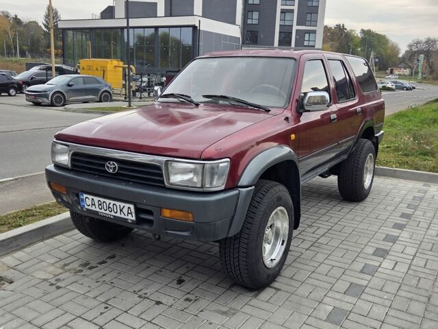 Красный Тойота 4Раннер, объемом двигателя 3 л и пробегом 267 тыс. км за 5990 $, фото 3 на Automoto.ua