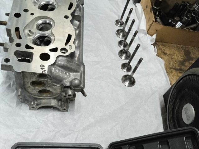 Красный Тойота 4Раннер, объемом двигателя 3 л и пробегом 267 тыс. км за 5990 $, фото 10 на Automoto.ua