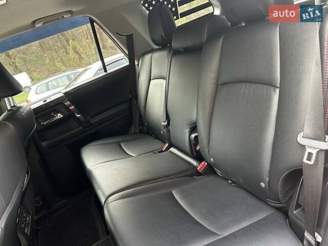 Красный Тойота 4Раннер, объемом двигателя 3.96 л и пробегом 41 тыс. км за 51800 $, фото 14 на Automoto.ua