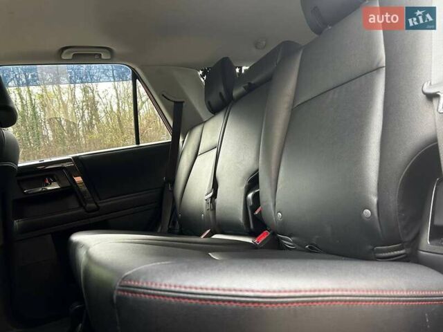 Красный Тойота 4Раннер, объемом двигателя 3.96 л и пробегом 41 тыс. км за 51800 $, фото 12 на Automoto.ua