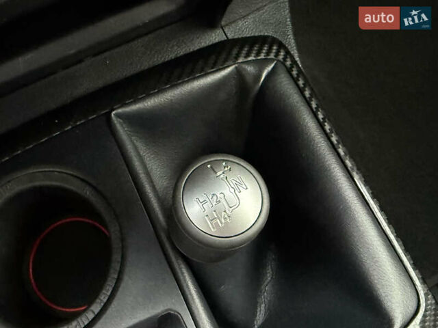 Червоний Тойота 4Раннер, об'ємом двигуна 3.96 л та пробігом 28 тис. км за 47900 $, фото 16 на Automoto.ua