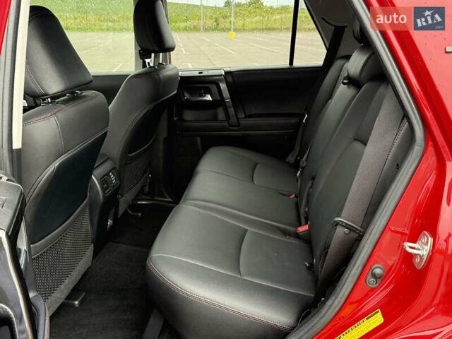 Червоний Тойота 4Раннер, об'ємом двигуна 3.96 л та пробігом 28 тис. км за 47900 $, фото 23 на Automoto.ua