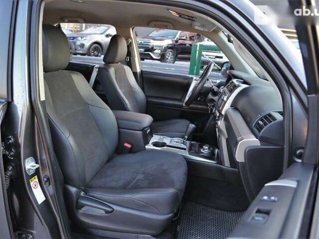 Тойота 4Раннер, объемом двигателя 0 л и пробегом 216 тыс. км за 25500 $, фото 10 на Automoto.ua