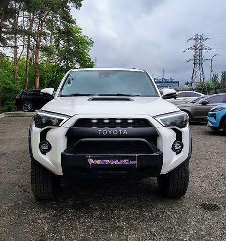 Тойота 4Раннер, об'ємом двигуна 0 л та пробігом 110 тис. км за 41200 $, фото 1 на Automoto.ua