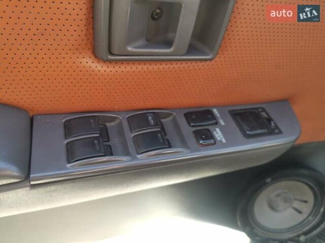 Серый Тойота 4Раннер, объемом двигателя 3 л и пробегом 285 тыс. км за 7700 $, фото 18 на Automoto.ua