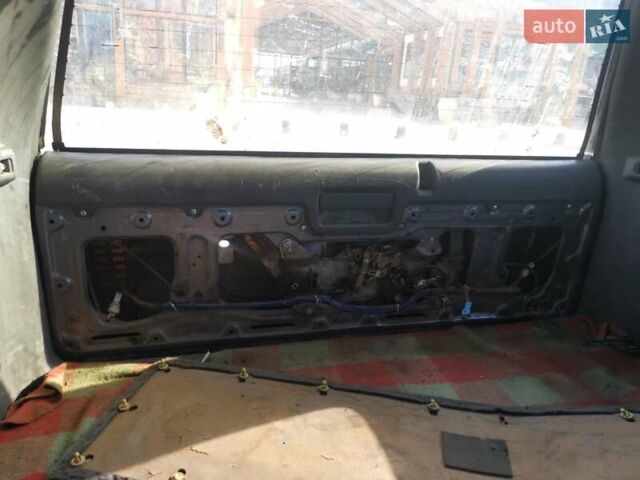 Серый Тойота 4Раннер, объемом двигателя 3 л и пробегом 285 тыс. км за 7700 $, фото 22 на Automoto.ua