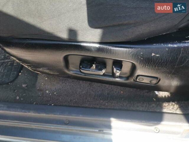Серый Тойота 4Раннер, объемом двигателя 3 л и пробегом 285 тыс. км за 7700 $, фото 17 на Automoto.ua