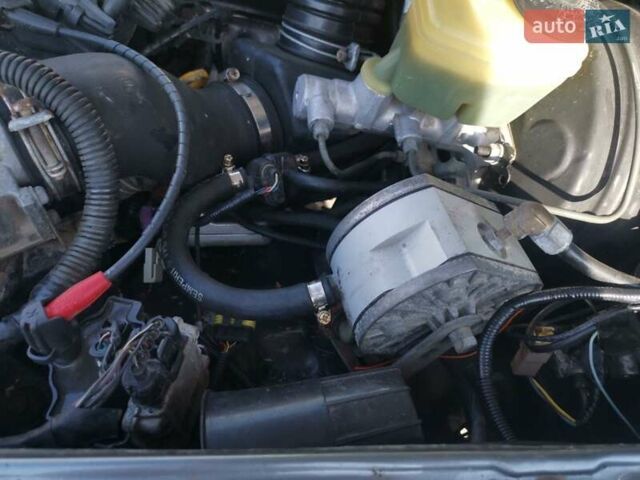 Серый Тойота 4Раннер, объемом двигателя 3 л и пробегом 285 тыс. км за 7700 $, фото 1 на Automoto.ua