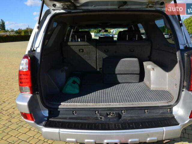 Сірий Тойота 4Раннер, об'ємом двигуна 4.7 л та пробігом 394 тис. км за 12500 $, фото 29 на Automoto.ua