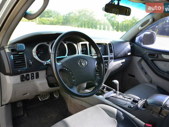 Сірий Тойота 4Раннер, об'ємом двигуна 4.7 л та пробігом 394 тис. км за 12500 $, фото 16 на Automoto.ua