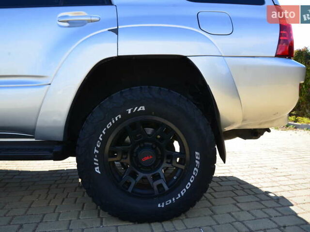 Сірий Тойота 4Раннер, об'ємом двигуна 4.7 л та пробігом 394 тис. км за 12500 $, фото 26 на Automoto.ua