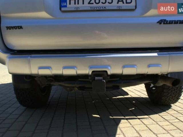 Сірий Тойота 4Раннер, об'ємом двигуна 4.7 л та пробігом 394 тис. км за 12500 $, фото 9 на Automoto.ua
