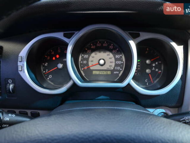 Сірий Тойота 4Раннер, об'ємом двигуна 4.7 л та пробігом 394 тис. км за 12500 $, фото 18 на Automoto.ua