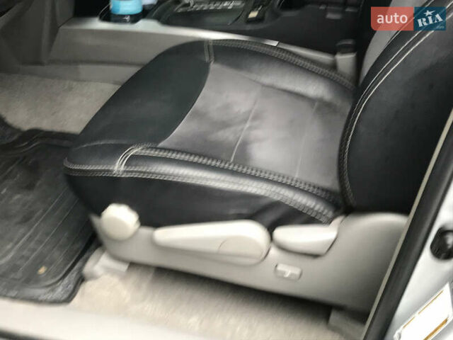 Серый Тойота 4Раннер, объемом двигателя 4 л и пробегом 168 тыс. км за 13500 $, фото 4 на Automoto.ua