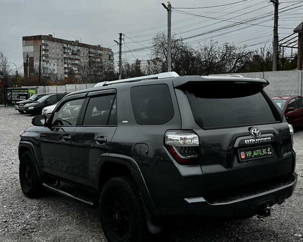 Серый Тойота 4Раннер, объемом двигателя 3.96 л и пробегом 186 тыс. км за 26500 $, фото 4 на Automoto.ua