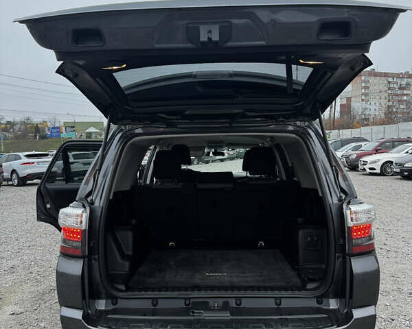 Серый Тойота 4Раннер, объемом двигателя 3.96 л и пробегом 186 тыс. км за 26500 $, фото 12 на Automoto.ua