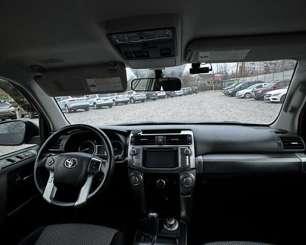 Серый Тойота 4Раннер, объемом двигателя 3.96 л и пробегом 186 тыс. км за 26500 $, фото 11 на Automoto.ua