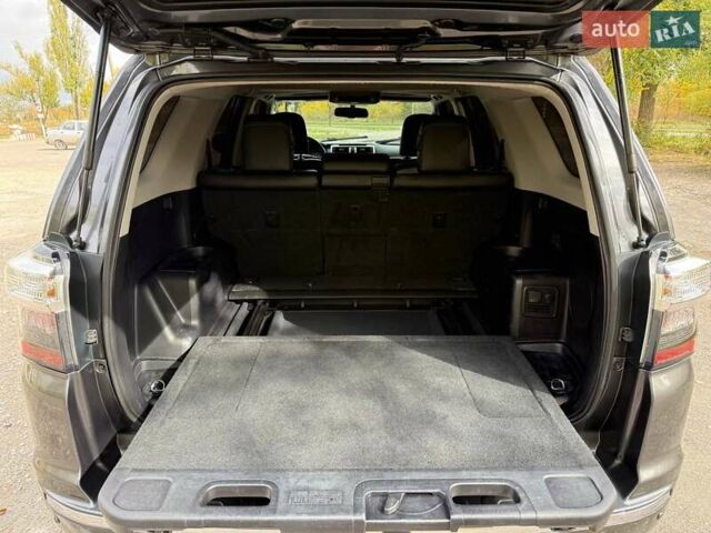 Серый Тойота 4Раннер, объемом двигателя 3.96 л и пробегом 250 тыс. км за 31500 $, фото 36 на Automoto.ua