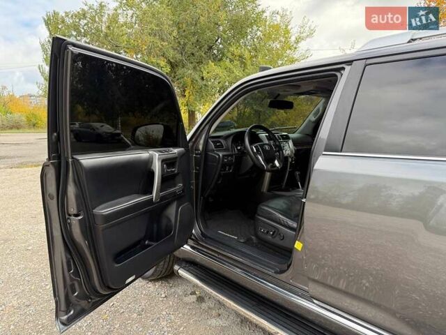 Серый Тойота 4Раннер, объемом двигателя 3.96 л и пробегом 250 тыс. км за 31500 $, фото 43 на Automoto.ua