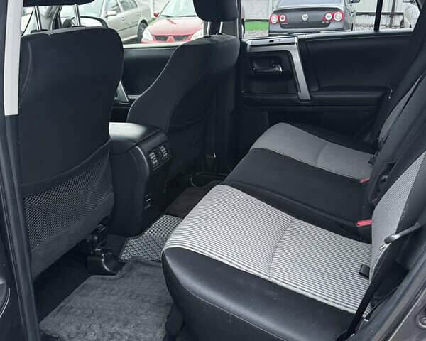 Серый Тойота 4Раннер, объемом двигателя 3.96 л и пробегом 186 тыс. км за 26500 $, фото 9 на Automoto.ua