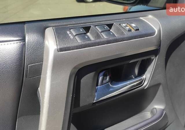 Серый Тойота 4Раннер, объемом двигателя 4 л и пробегом 130 тыс. км за 36500 $, фото 20 на Automoto.ua