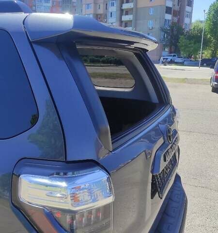 Серый Тойота 4Раннер, объемом двигателя 4 л и пробегом 130 тыс. км за 36500 $, фото 8 на Automoto.ua