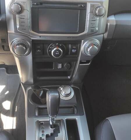 Серый Тойота 4Раннер, объемом двигателя 4 л и пробегом 130 тыс. км за 36500 $, фото 19 на Automoto.ua