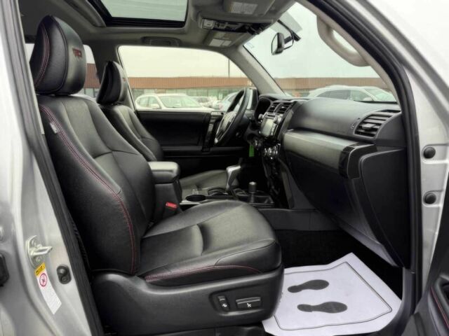 Серый Тойота 4Раннер, объемом двигателя 2 л и пробегом 43 тыс. км за 19500 $, фото 8 на Automoto.ua