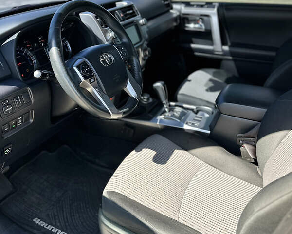 Серый Тойота 4Раннер, объемом двигателя 3.96 л и пробегом 147 тыс. км за 35900 $, фото 20 на Automoto.ua