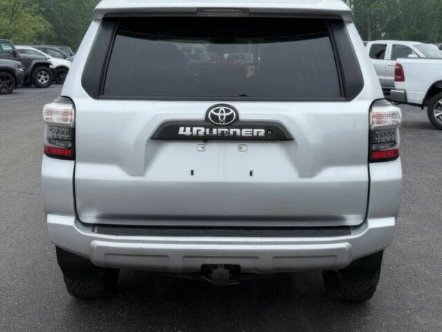 Серый Тойота 4Раннер, объемом двигателя 2 л и пробегом 43 тыс. км за 19500 $, фото 5 на Automoto.ua
