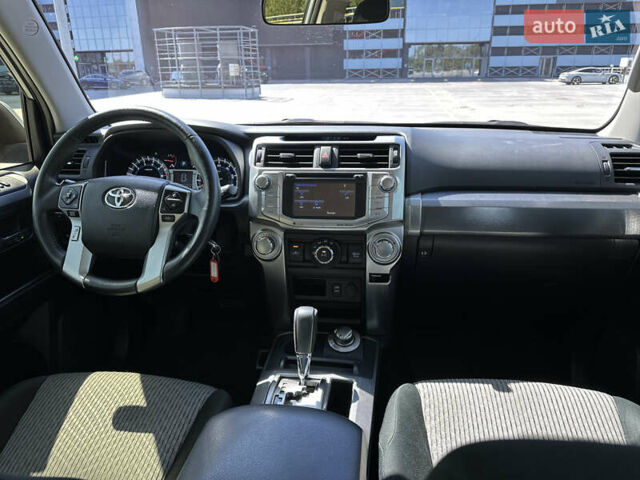 Серый Тойота 4Раннер, объемом двигателя 3.96 л и пробегом 147 тыс. км за 35900 $, фото 34 на Automoto.ua