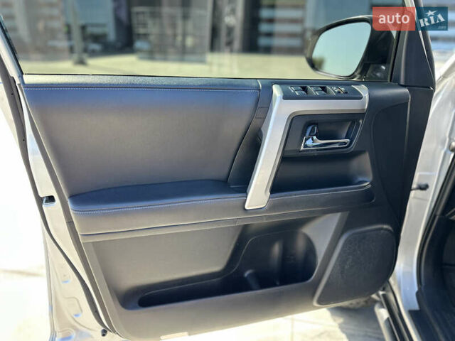 Серый Тойота 4Раннер, объемом двигателя 3.96 л и пробегом 147 тыс. км за 35900 $, фото 26 на Automoto.ua