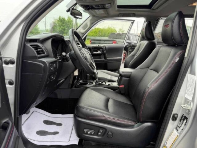 Серый Тойота 4Раннер, объемом двигателя 2 л и пробегом 43 тыс. км за 19500 $, фото 7 на Automoto.ua