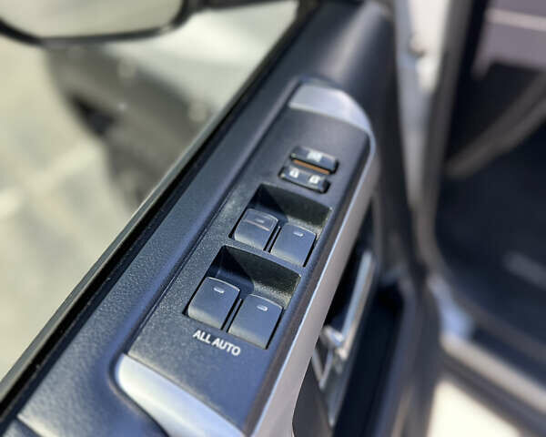 Серый Тойота 4Раннер, объемом двигателя 3.96 л и пробегом 147 тыс. км за 35900 $, фото 22 на Automoto.ua