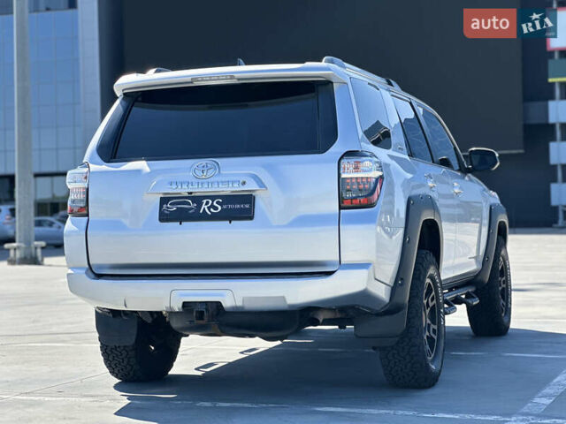 Серый Тойота 4Раннер, объемом двигателя 3.96 л и пробегом 147 тыс. км за 35900 $, фото 6 на Automoto.ua