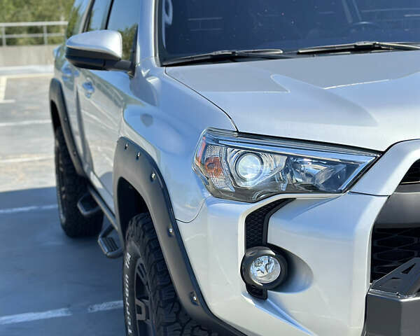 Серый Тойота 4Раннер, объемом двигателя 3.96 л и пробегом 147 тыс. км за 35900 $, фото 12 на Automoto.ua