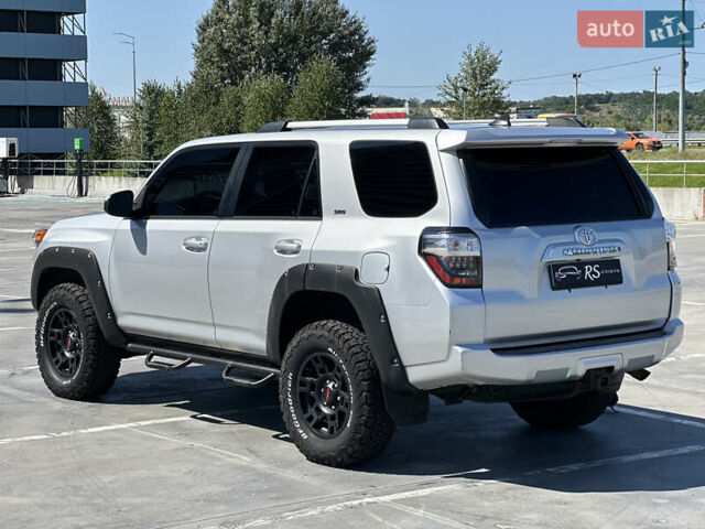 Серый Тойота 4Раннер, объемом двигателя 3.96 л и пробегом 147 тыс. км за 35900 $, фото 8 на Automoto.ua