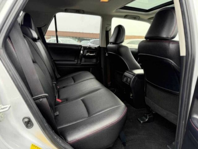 Серый Тойота 4Раннер, объемом двигателя 2 л и пробегом 43 тыс. км за 19500 $, фото 10 на Automoto.ua