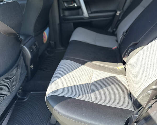 Серый Тойота 4Раннер, объемом двигателя 3.96 л и пробегом 147 тыс. км за 35900 $, фото 27 на Automoto.ua