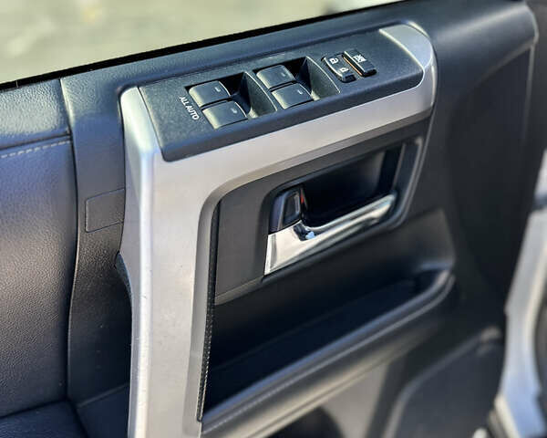 Серый Тойота 4Раннер, объемом двигателя 3.96 л и пробегом 147 тыс. км за 35900 $, фото 23 на Automoto.ua