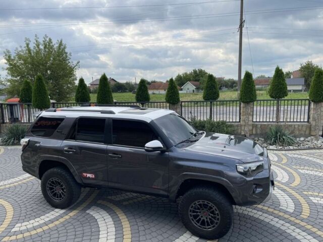 Серый Тойота 4Раннер, объемом двигателя 4 л и пробегом 78 тыс. км за 38500 $, фото 3 на Automoto.ua