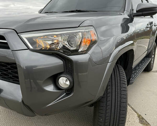 Сірий Тойота 4Раннер, об'ємом двигуна 3.96 л та пробігом 108 тис. км за 33700 $, фото 9 на Automoto.ua