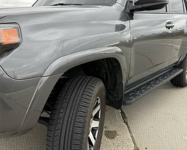 Сірий Тойота 4Раннер, об'ємом двигуна 3.96 л та пробігом 108 тис. км за 33700 $, фото 10 на Automoto.ua