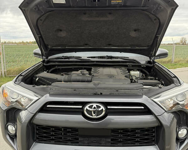 Сірий Тойота 4Раннер, об'ємом двигуна 3.96 л та пробігом 108 тис. км за 33700 $, фото 49 на Automoto.ua