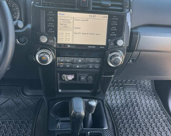 Серый Тойота 4Раннер, объемом двигателя 3.96 л и пробегом 27 тыс. км за 43000 $, фото 7 на Automoto.ua