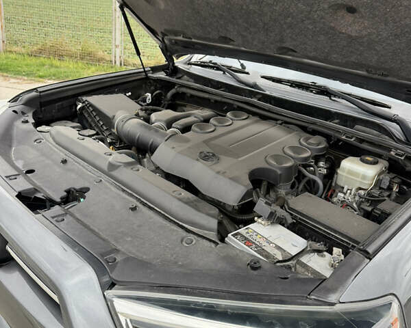 Сірий Тойота 4Раннер, об'ємом двигуна 3.96 л та пробігом 108 тис. км за 33700 $, фото 47 на Automoto.ua