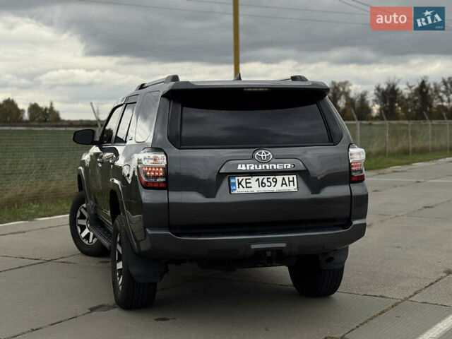 Сірий Тойота 4Раннер, об'ємом двигуна 3.96 л та пробігом 108 тис. км за 33700 $, фото 4 на Automoto.ua