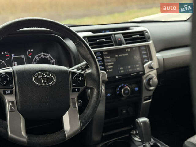 Сірий Тойота 4Раннер, об'ємом двигуна 3.96 л та пробігом 108 тис. км за 33700 $, фото 8 на Automoto.ua